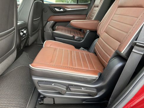 Used 2023 GMC Yukon Denali Ultimate AWD/4WD image 19