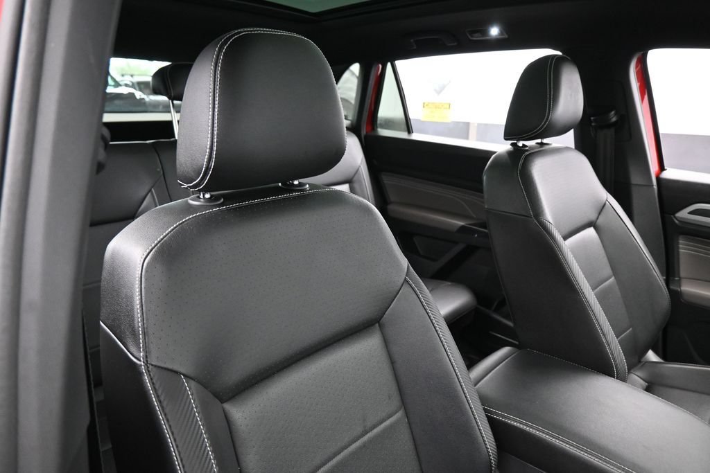 Used 2021 Volkswagen Atlas Cross Sport SE w/ Panoramic Sunroof Package FWD image 42