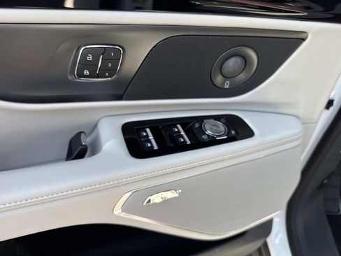 New 2026 Lincoln Nautilus Reserve w/ Jet Appearance Package image 19