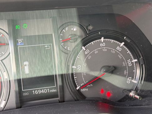 Used 2021 Toyota 4Runner SR5 AWD/4WD image 11