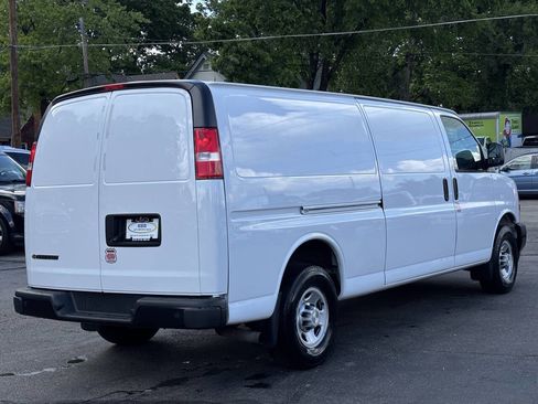 Used 2020 Chevrolet Express 3500 Extended w/ Driver Convenience Package RWD image 8
