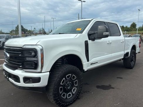 Used 2025 Ford F250 Platinum AWD/4WD image 3