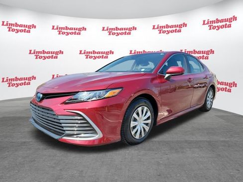 Used 2022 Toyota Camry LE image 20