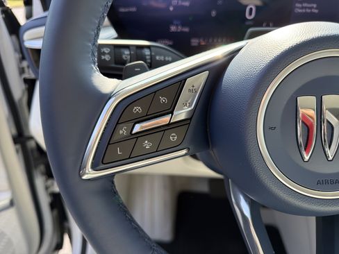 Used 2025 Buick Enclave Avenir w/ Super Cruise Package image 26