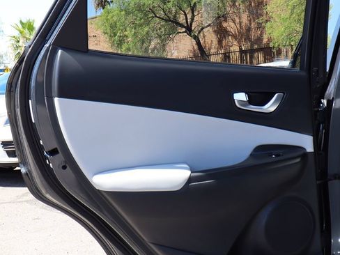 Used 2022 Hyundai Kona Limited FWD image 29