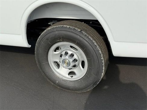 New 2025 Chevrolet Express 3500 Extended w/ Driver Convenience Package image 4