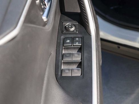 Used 2022 Toyota RAV4 XLE image 28