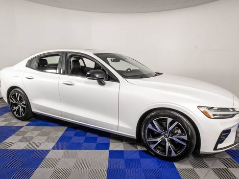 Used 2025 Volvo S60 B5 Core FWD image 4