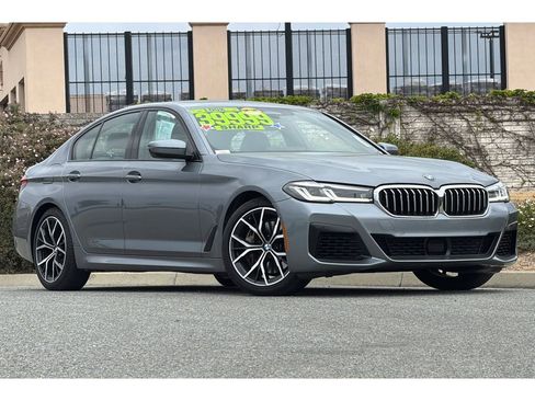 Used 2021 BMW 540i w/ M Sport Package image 2