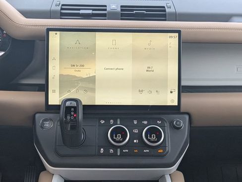 New 2026 Land Rover Defender 110 X-Dynamic SE AWD/4WD image 18