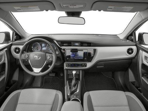 Used 2017 Toyota Corolla LE w/ Carpet Mat Package (TMS) FWD image 38