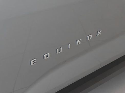 Used 2026 Chevrolet Equinox LT AWD/4WD image 3