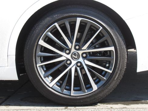 Used 2022 Lexus ES 350 w/ Luxury Package FWD image 37