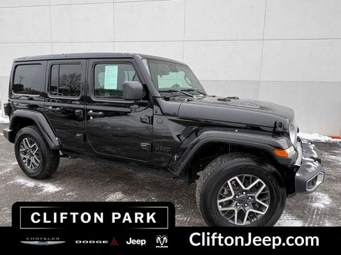 Used 2025 Jeep Wrangler Sahara image 1