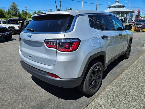 Used 2025 Jeep Compass Sport AWD/4WD image 5