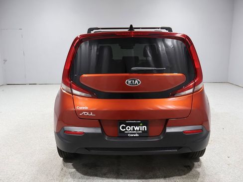 Used 2021 Kia Soul LX image 3