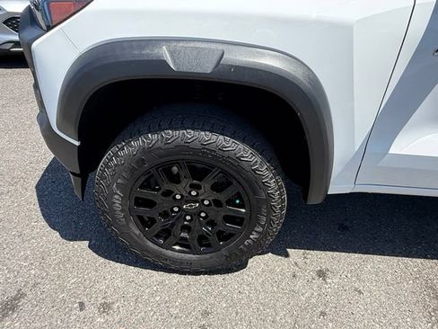 Used 2024 Chevrolet Colorado Trail Boss AWD/4WD image 8