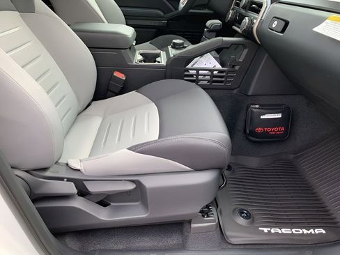 New 2025 Toyota Tacoma TRD Off-Road AWD/4WD image 16