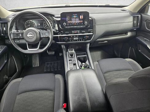 Used 2025 Nissan Pathfinder SV FWD image 17