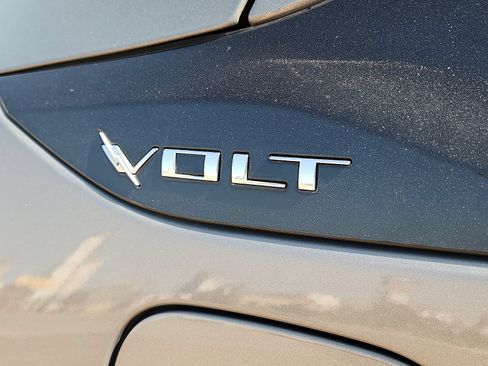 Used 2017 Chevrolet Volt LT w/ Comfort Package FWD image 4