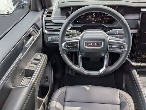 Used 2024 GMC Acadia Elevation w/ Luxury Package FWD image 16