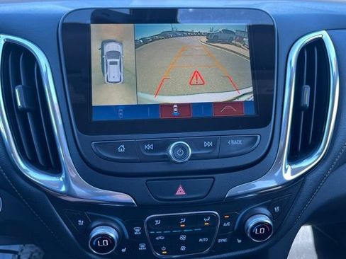 Used 2018 Chevrolet Equinox Premier AWD/4WD image 36