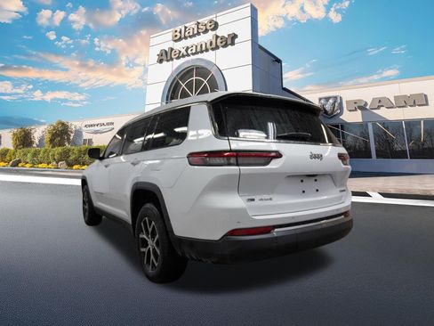 Certified 2023 Jeep Grand Cherokee L Limited image 8