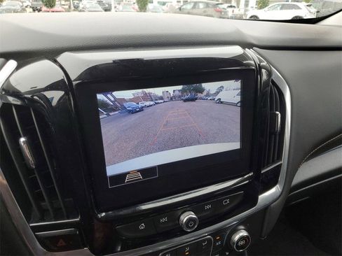 Used 2020 Chevrolet Traverse LT image 31