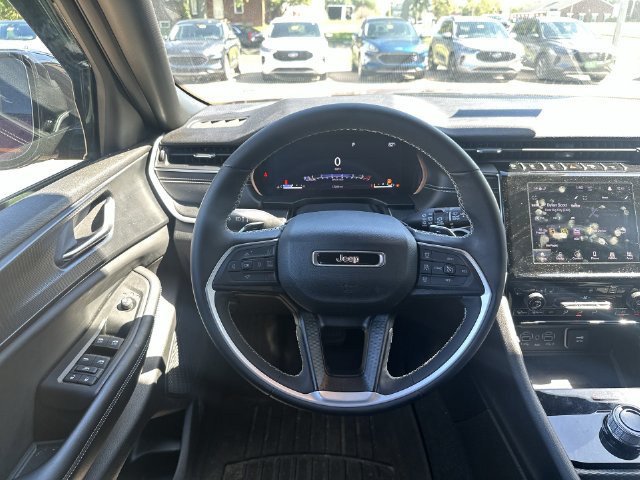Used 2024 Jeep Grand Cherokee Altitude AWD/4WD image 20
