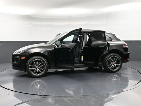 Certified 2023 Porsche Macan Turbo image 36