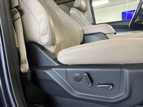 Used 2024 Ford Expedition Max Limited image 24