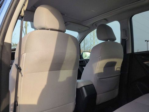Used 2017 Subaru Forester 2.5i Premium w/ All-Weather Package image 18