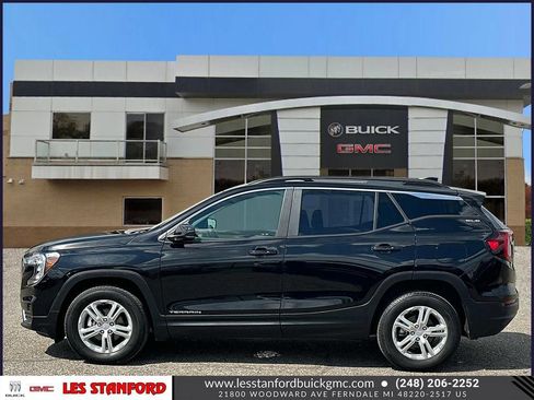 Used 2023 GMC Terrain SLE w/ Driver Convenience Package AWD/4WD image 2