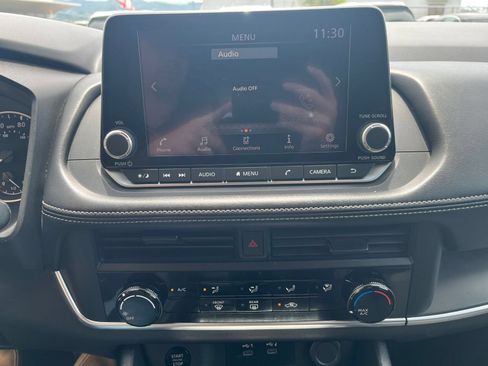 Used 2024 Nissan Rogue S AWD/4WD image 17