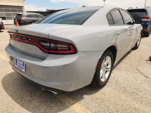 Used 2020 Dodge Charger SXT RWD image 3