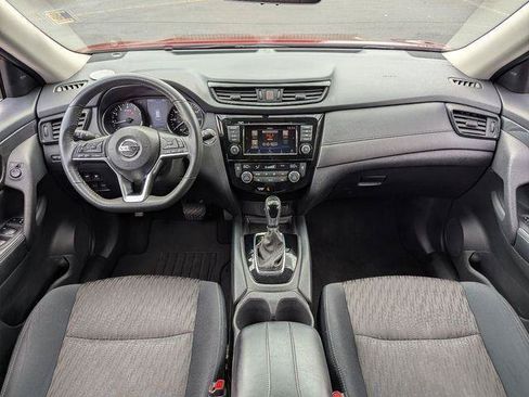 Used 2018 Nissan Rogue SV AWD/4WD image 23