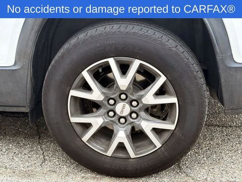 Certified 2023 GMC Acadia SLE image 11