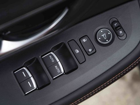 Certified 2026 Honda HR-V Sport image 37