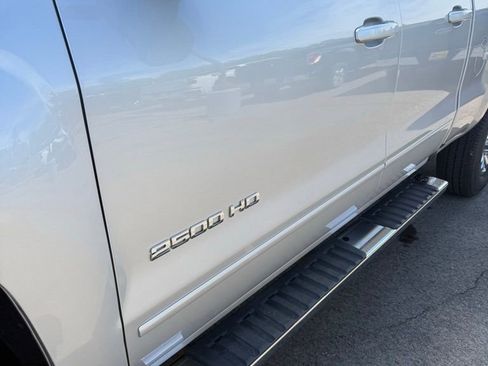 Used 2019 Chevrolet Silverado 2500 LT w/ LT Convenience Package AWD/4WD image 6