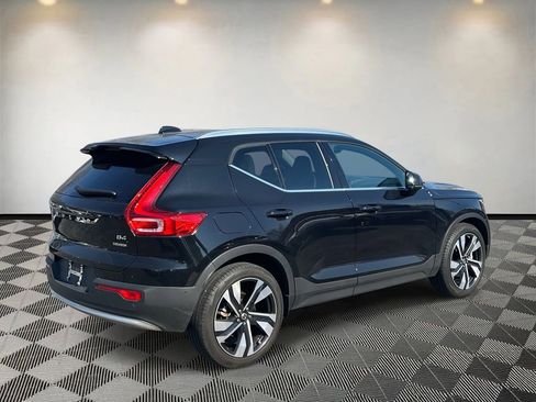 Used 2023 Volvo XC40 B4 Plus w/ Driver Assist Package image 3