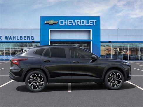 New 2025 Chevrolet Trax RS w/ Sunroof Package image 5