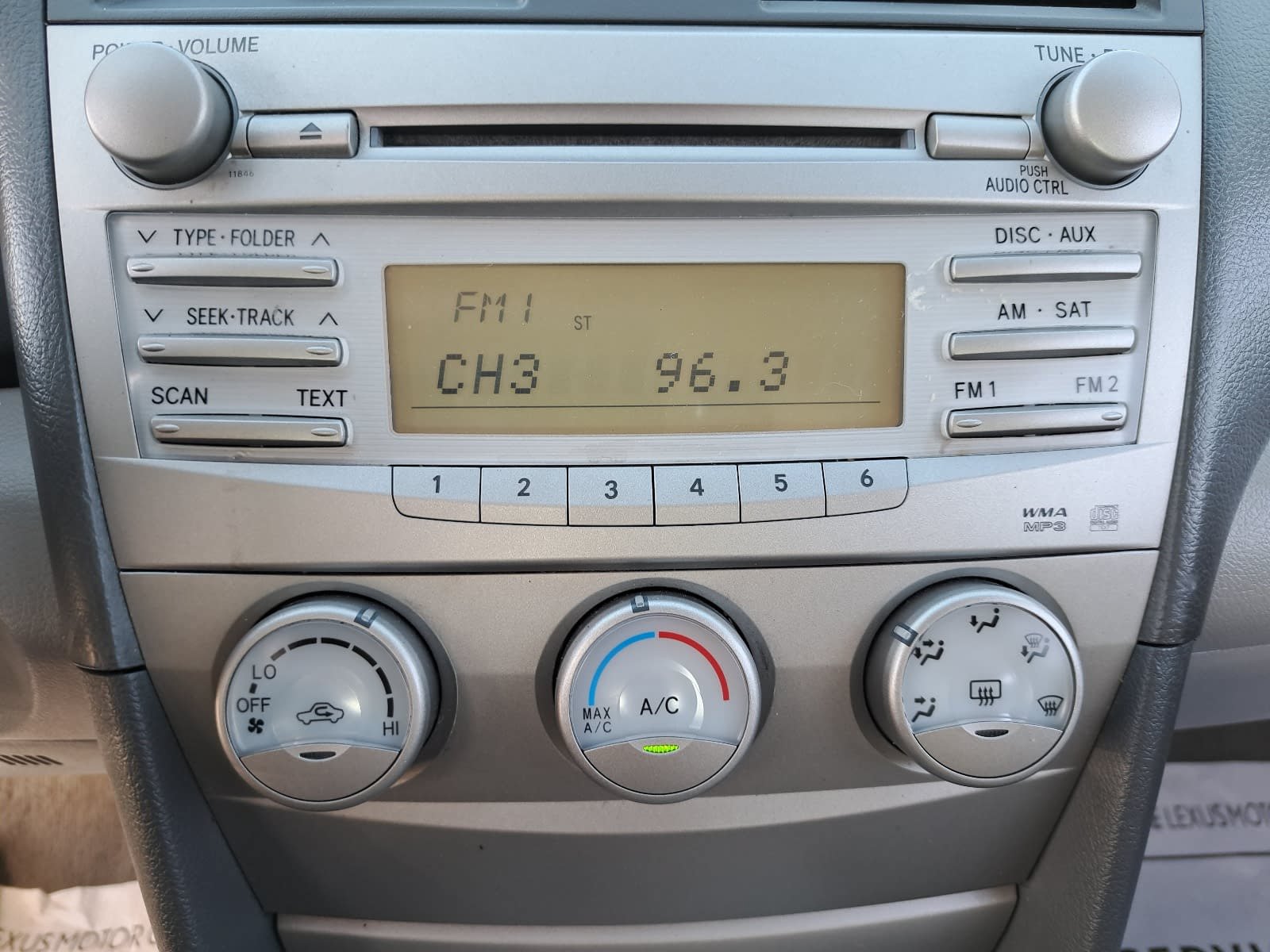 Used 2011 Toyota Camry LE FWD image 20