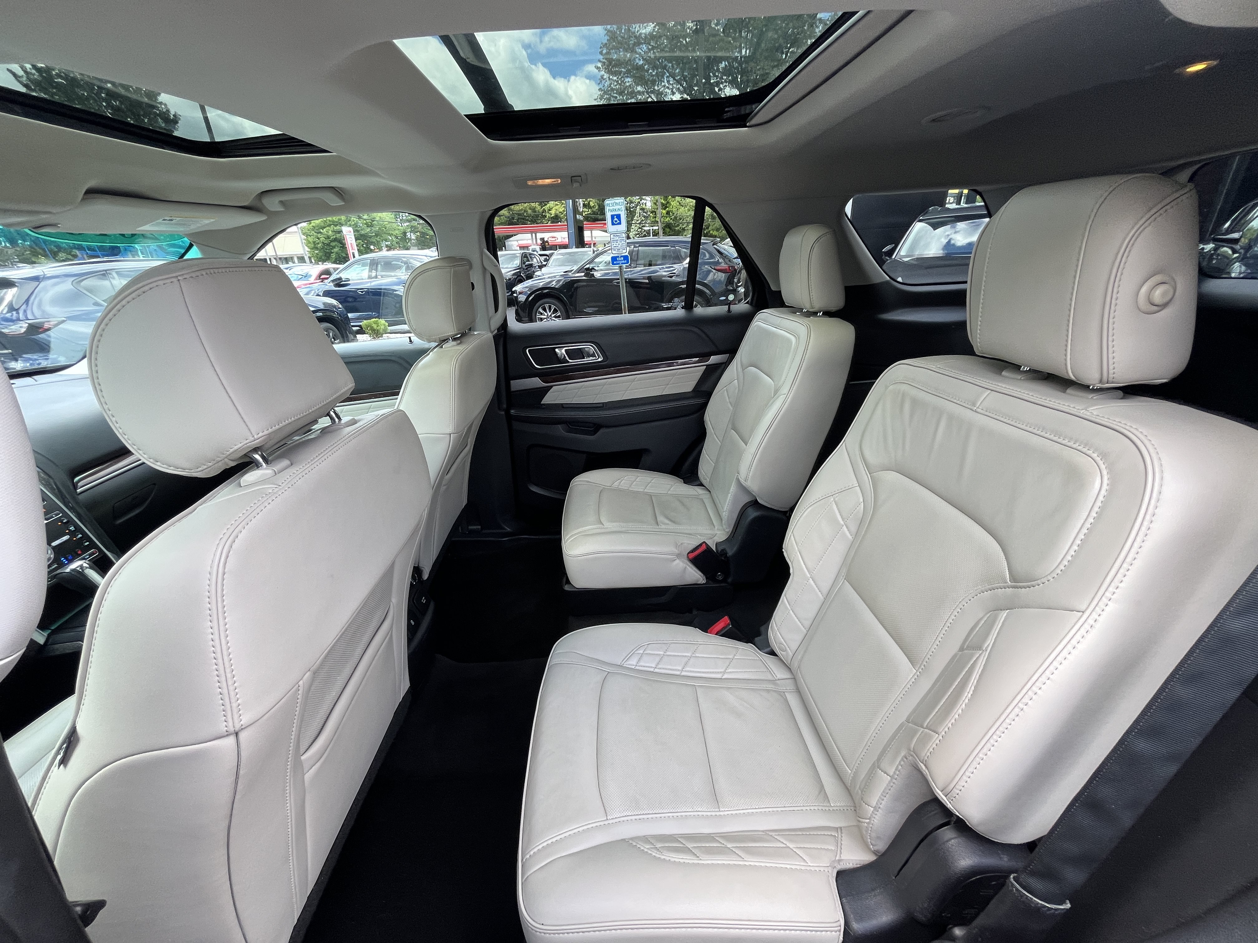 Used 2016 Ford Explorer Platinum AWD/4WD image 31
