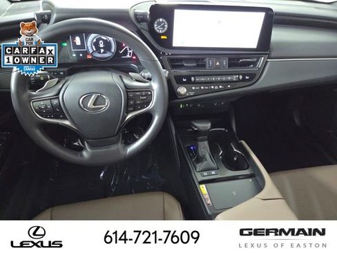 Used 2025 Lexus ES 300h w/ Premium Package FWD image 18