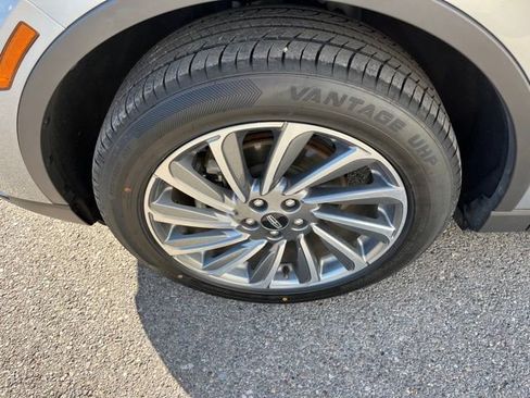 Used 2024 Lincoln Corsair Reserve w/ Equipment Group 201A image 19