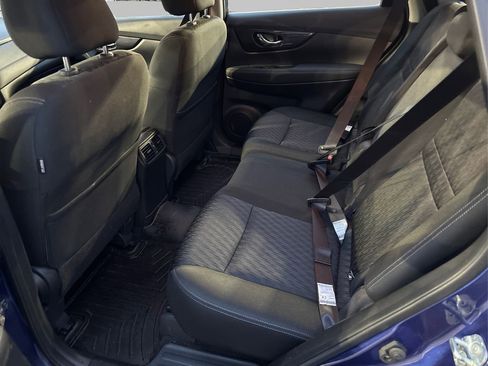 Used 2018 Nissan Rogue S image 10