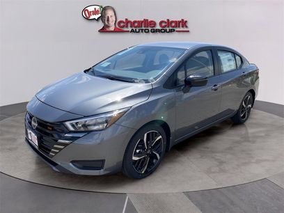 New 2025 Nissan Versa SR w/ Trunk Package