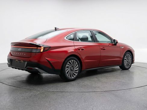 Used 2025 Hyundai Sonata SEL FWD image 9
