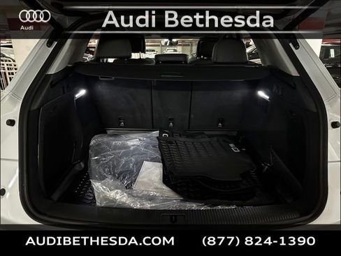 Certified 2025 Audi Q5 2.0T Premium image 11