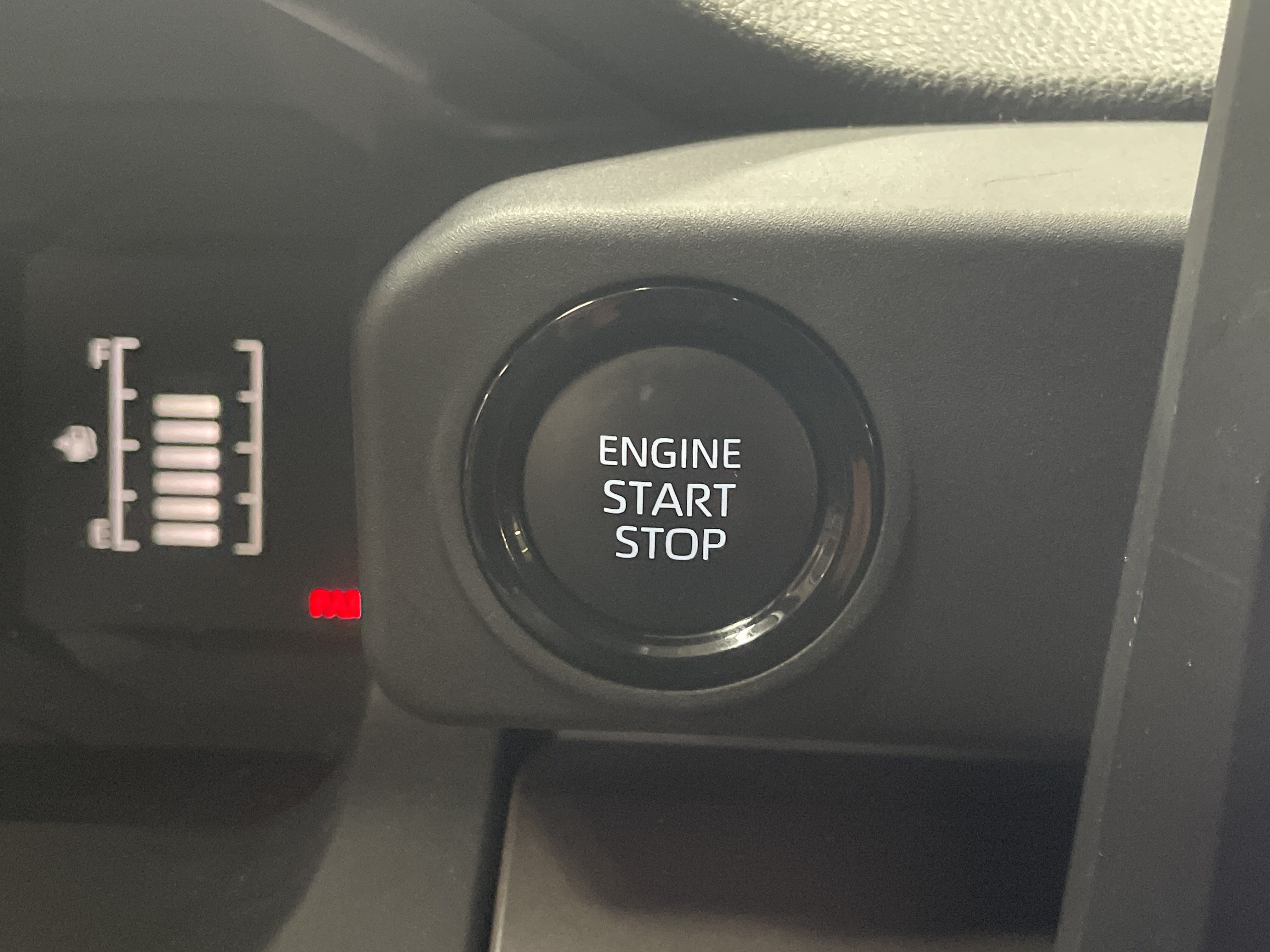 Used 2024 Toyota Tacoma SR5 AWD/4WD image 29